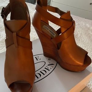 Steve Madden 6 inch Wooden Wedge, Camel 7